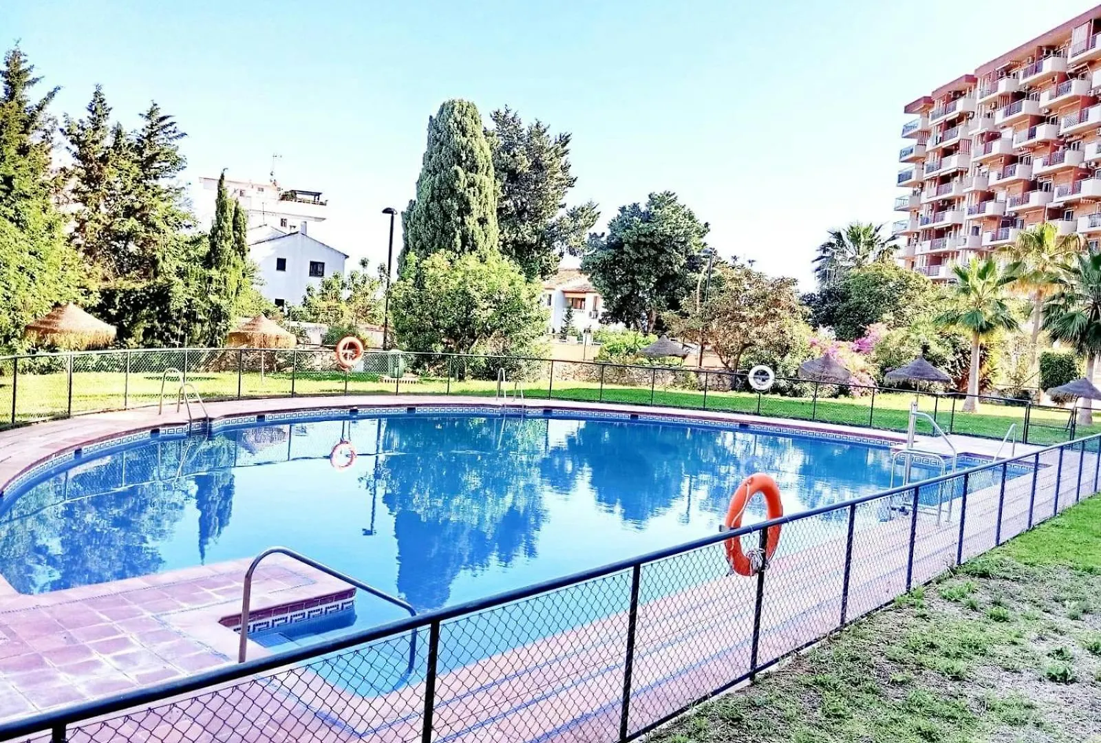 Encantador Piso Andaluz En Benalmádena España