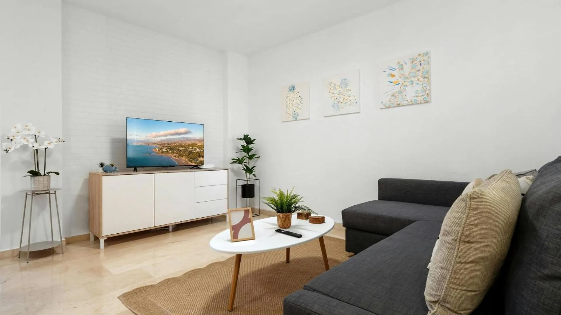 Apartamento Encantador Piso Andaluz En Benalmádena
