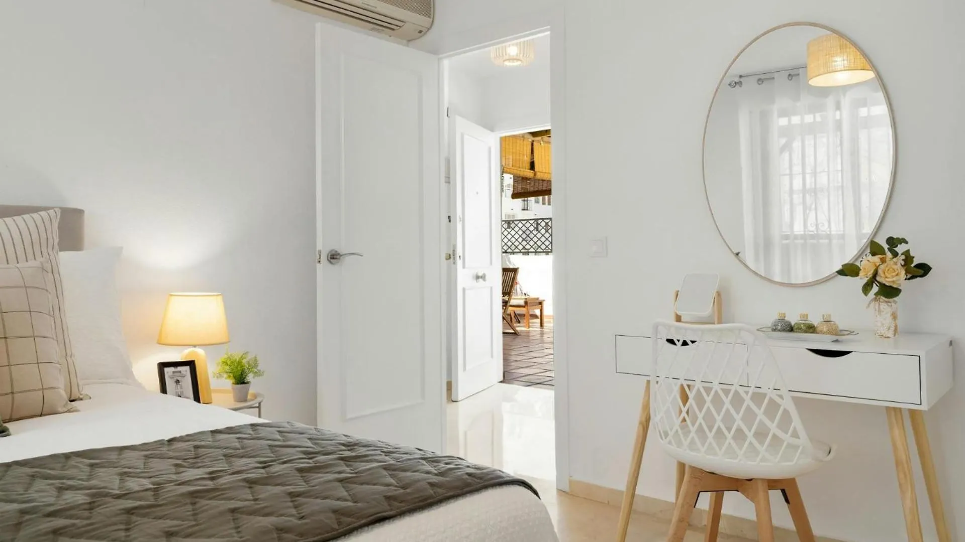 Encantador Piso Andaluz En Benalmádena 0*,